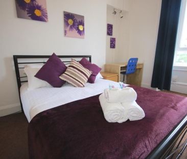 3 bedroom flat to rent - Photo 5