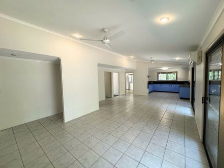 Coastal Comfort and Tranquillity at Moore Park Beach - Photo 2