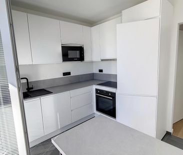 Uccle : appartement rénové en location une chambre + Bureau - Photo 2