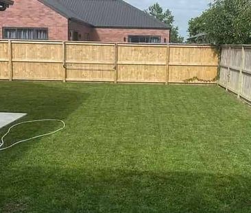 Lovely family home - Photo 5