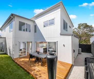 Brand-New Coastal Family Retreat in PointChevalier - Photo 6