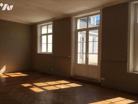 Centre Ville Appartement au 1er étage avec terrasse - Photo 2