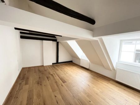 Moderne Dachgeschosswohnung mitten in der Stadt I Inklusive Balkon und Klimaanlage - Foto 2