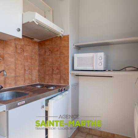STUDIO MEUBLE AVEC PARKING - Photo 3