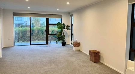 Papakura, 4 bedrooms - Photo 3