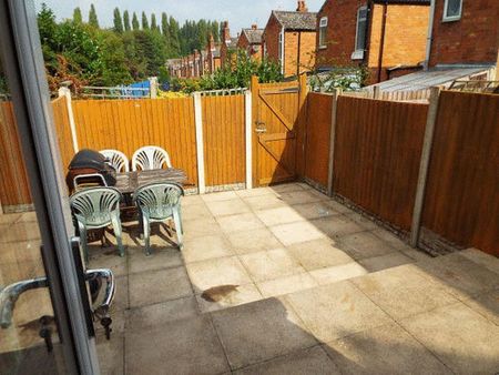 4 bedroom terraced house to rent - Photo 4