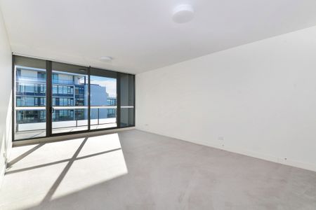 Large Living Room I +Caged Storage I 2-Min Walk to Woollies - Photo 3