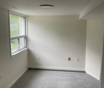 For Lease - 161 CHARLOTTE Street Unit# MAIN FLOOR, Newmarket, Ontario - Photo 4