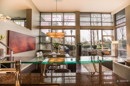 Townhouse in Downtown Vancouver, BC - Photo 5
