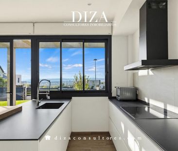 2 bedroom luxury Villa for rent in Majadahonda, Autonomous Region o... - Photo 3