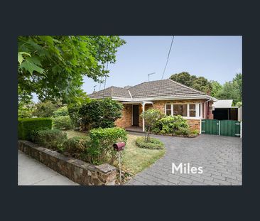 7 Locksley Road, Ivanhoe, Vic 3079 - Photo 2