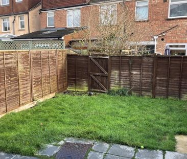 George V Avenue, Worthing, West Sussex - Photo 4