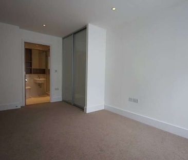 Modern two bedroom apartment in a central location. - Photo 1