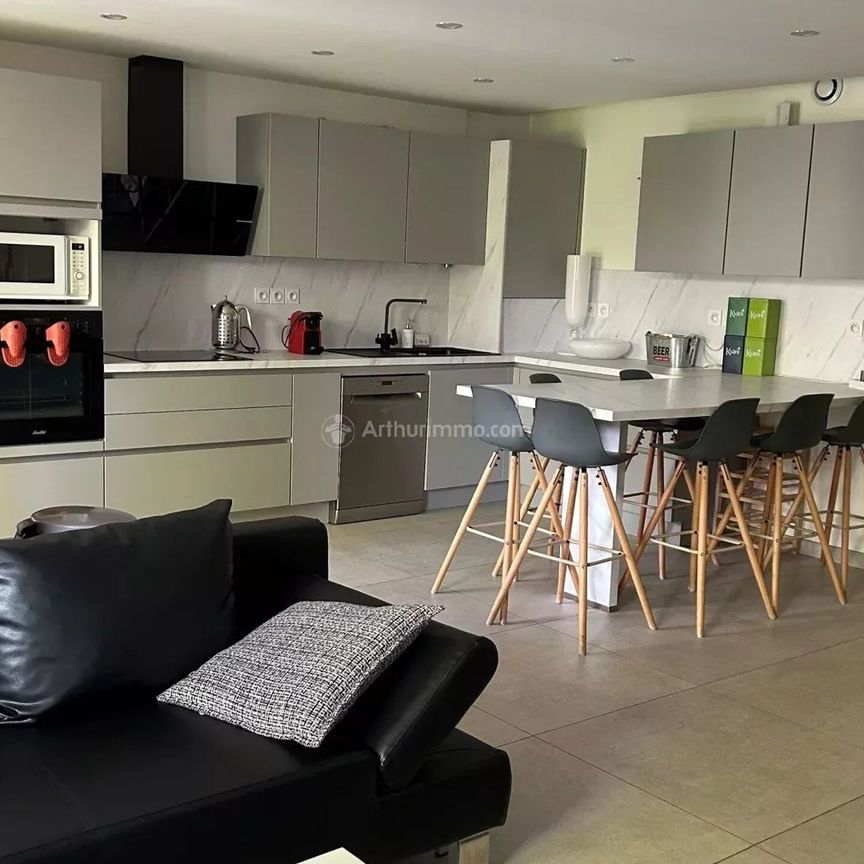 Location Appartement 4 pièces 80 m2 à Sainte-Foy-Lès-Lyon - Photo 1