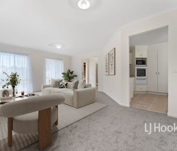 LARGE FAMILY ENTERTAINER ON 752m2 WITH EXTRA GARAGE/WORKSHOP! - Photo 2