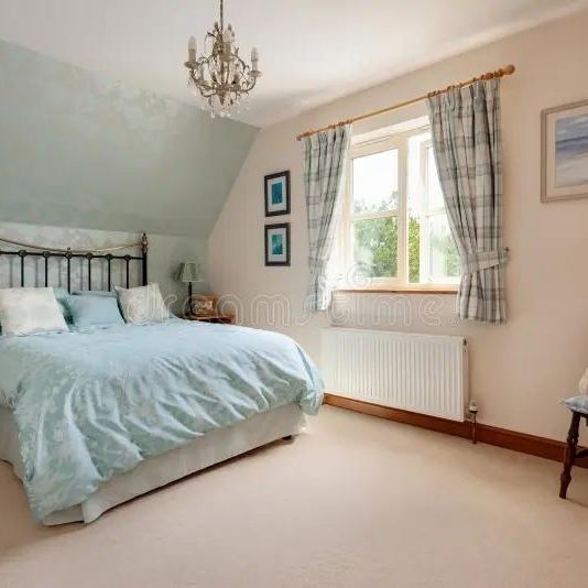 1 bedroom in a house share to rent - Photo 1