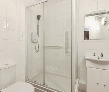 1 bedroom retirement property to rent - Photo 6