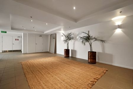 Fabulous Apartment plus Two Carparks - Photo 2