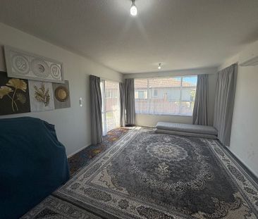 Quiet 2 Bedroom unit - Photo 2