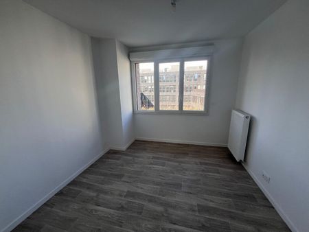 location Appartement T4 DE 78.6m² À BOBIGNY - Photo 4