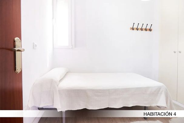 Calle Porvenir, Sevilla, Andalusia 41013 - Photo 1