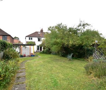 Well presented 3 bedroom semi-detached house situated just to the s... - Photo 1