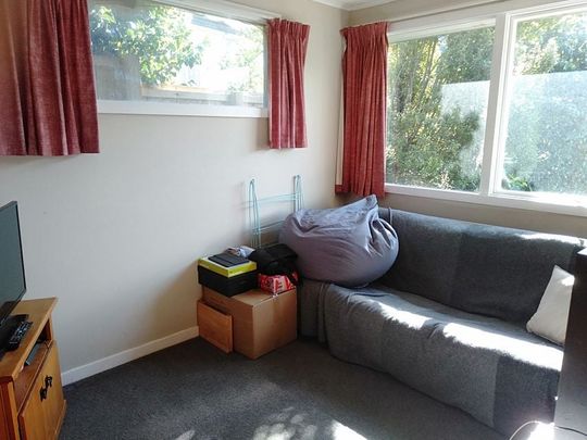 Sunny 3 bedroom home rural outlook - Photo 1