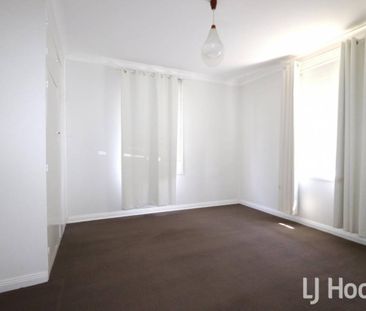 Tidy 2 bedroom cottage located on Belgravia - Photo 1