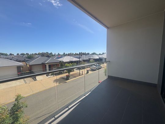 Modern 2-Bedroom Townhouse In Munno Para! - Photo 1