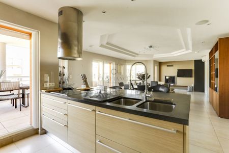 NICE GARIBALDI - PENTHOUSE - TERRASSE A LOUER T5 MEUBLE GARAGE - Photo 5