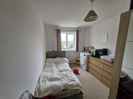 Peterborough - Photo 3