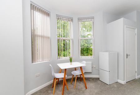 Studio Flat, Lincoln Street, LE2 - Photo 2