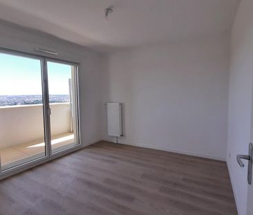 location Appartement T2 DE 38.5m² À NOISY LE GRAND - Photo 4