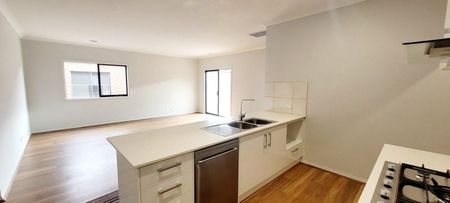 Brand New 4-Bedroom Rental Gem - Photo 5