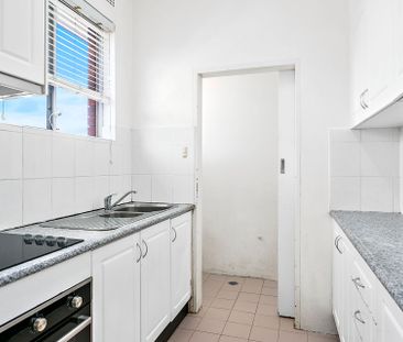 2 Bedroom Unit - Conveniently Located! - Photo 3