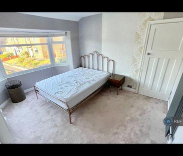 3 bedroom semi-detached house to rent - Photo 5
