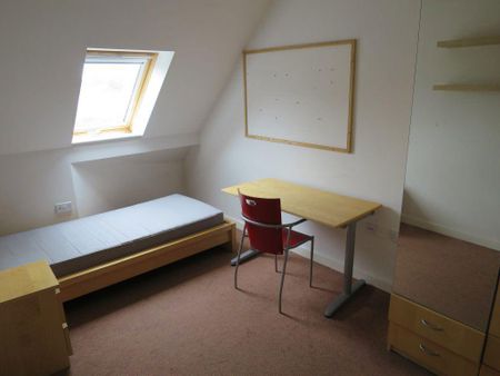 4 bedroom flat to rent - Photo 3