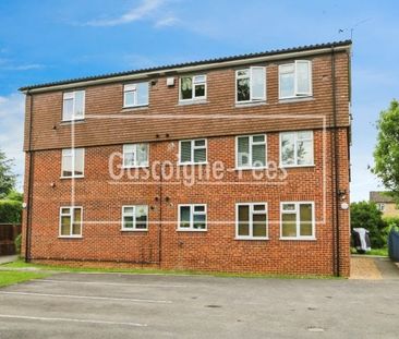 Badshot Lea, Farnham - Photo 4