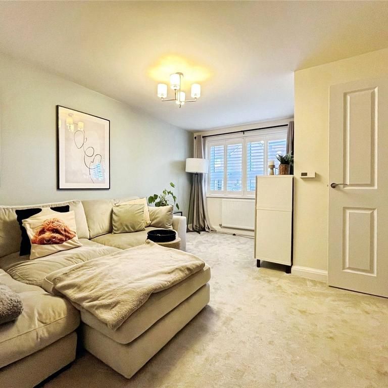 3 bedroom semi-detached house to rent - Photo 1