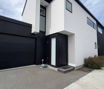 Ready to move in - fully furnished Townhouse - Photo 1