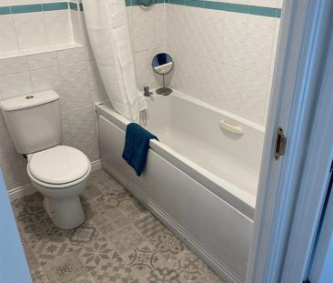 2 bedroom flat to rent - Photo 6