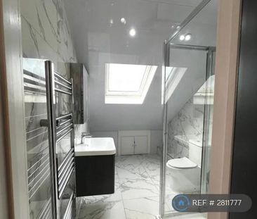 1 bedroom in a house share to rent - Photo 5