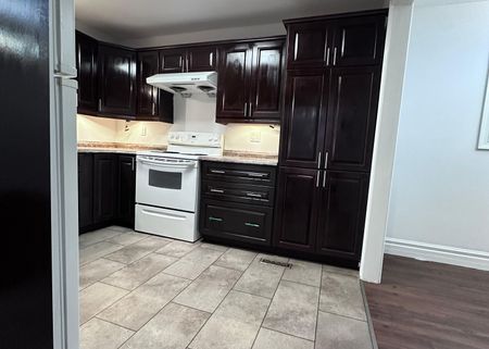 For Lease - 5 Hammond Crescent, New Tecumseth, Ontario - Photo 2