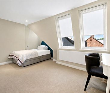 A stunning five double bedroom family Lion House refurbished to high standard ideally located on this residential road. EPC rating C - Photo 2