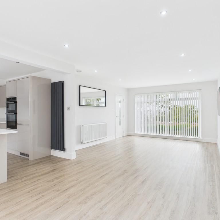 4 bedroom detached house to rent - Photo 1