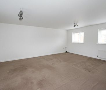 2 bedroom maisonette to rent - Photo 2