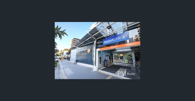 Stunning Penthouse Apartment in Mascot - Photo 1