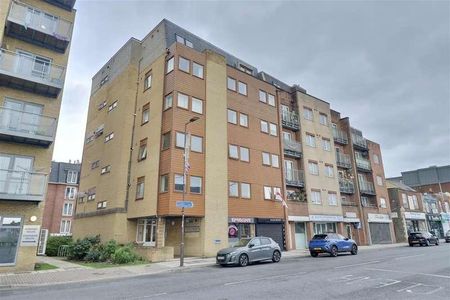 High Street, Cosham, PO6 - Photo 2