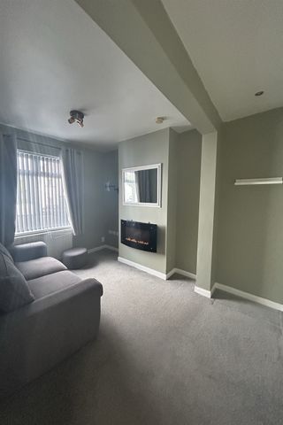 28 Silverstream Parade, Belfast, BT14 8GR - Photo 2