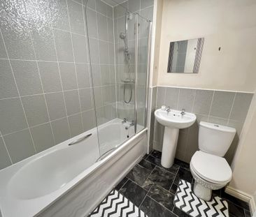 2 bedroom semi-detached house to rent - Photo 4
